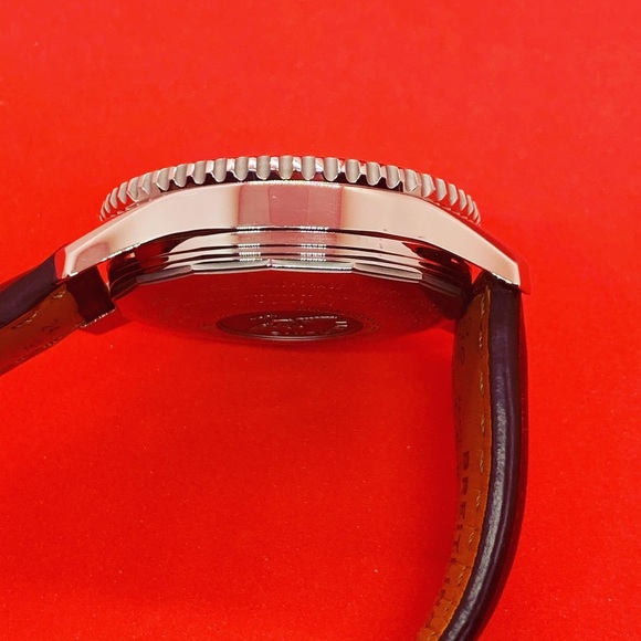 **SOLD**Breitling Navitimer World - Picture 6 of 8